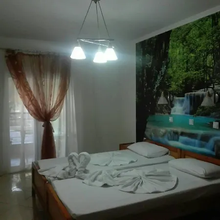 Balkan House Appartamento Potos